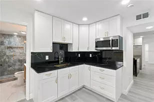 812 E Orange Ave S, Tampa, FL 33613 - Photo 17
