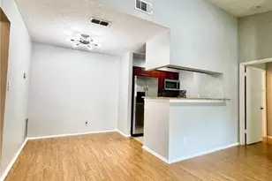 8643 Mallard Reserve Dr, Tampa, FL 33614 - Photo 9