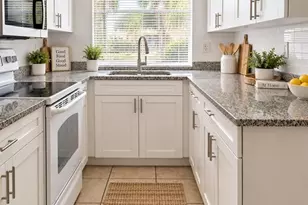 7501 Gallineta Ct, Tampa, FL 33615 - Photo 5