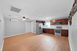 1514 E North Bay St, Tampa, FL 33610 - Photo 5