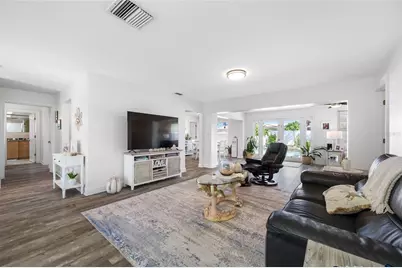 14921 Sovereign Drive, Largo, FL 33774 - Photo 9