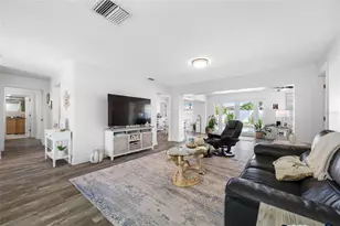 14921 Sovereign Dr, Largo, FL 33774 - Photo 9
