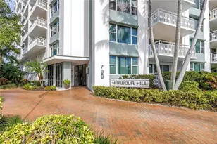 700 Beach Dr NE, Saint Petersburg, FL 33701 - Photo 1