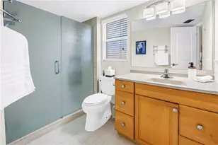 700 Beach Dr NE, Saint Petersburg, FL 33701 - Photo 17