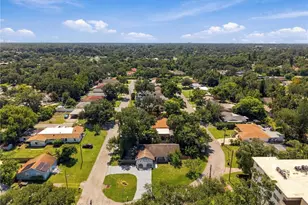 200 Twin Lake Dr, Largo, FL 33770 - Photo 53