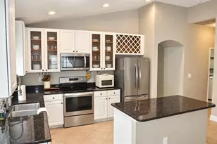 421 Thicket Crest Rd, Seffner, FL 33584 - Photo 7