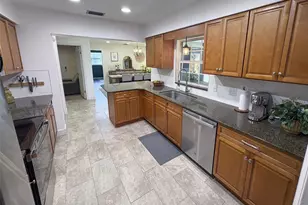 10 W Lake Hamilton Cir, Winter Haven, FL 33881 - Photo 13