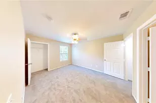 36100 Lake Chase Blvd, Zephyrhills, FL 33541 - Photo 13