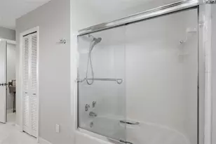 5108 Brittany Dr S, Saint Petersburg, FL 33715 - Photo 37