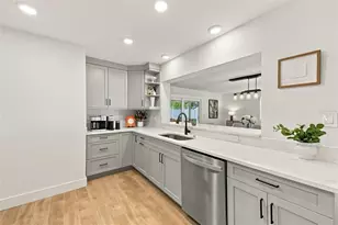 4318 Helena St NE, Saint Petersburg, FL 33703 - Photo 9
