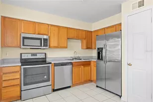 37308 Embassy Pk Ln, Dade City, FL 33525 - Photo 9