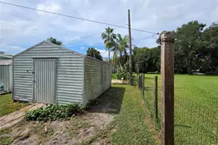 37629 March Ln, Zephyrhills, FL 33541 - Photo 17