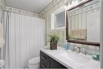 8430 7th Street N, Saint Petersburg, FL 33702 - Photo 15