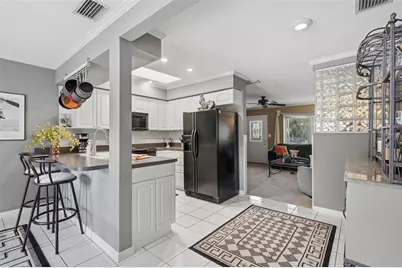 8430 7th Street N, Saint Petersburg, FL 33702 - Photo 13