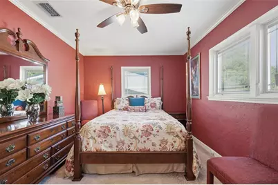 8430 7th Street N, Saint Petersburg, FL 33702 - Photo 17