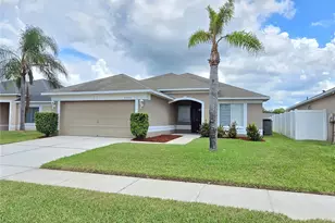 27846 Breakers Dr, Wesley Chapel, FL 33544 - Photo 3