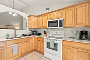 7607 Woodland Oaks Ct, Tampa, FL 33615 - Photo 15