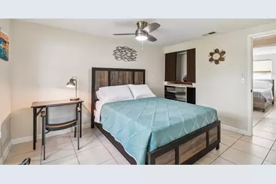7607 Woodland Oaks Court, Tampa, FL 33615 - Photo 15
