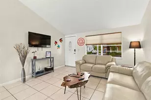 7607 Woodland Oaks Ct, Tampa, FL 33615 - Photo 7