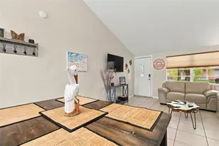7607 Woodland Oaks Ct, Tampa, FL 33615 - Photo 11