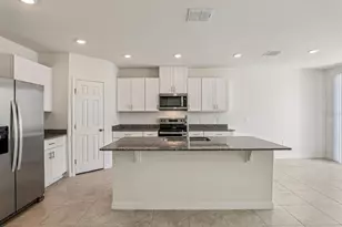 12550 Hourglass Wy, Dade City, FL 33525 - Photo 5