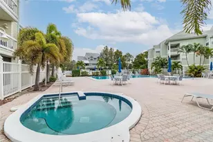 6907 Stonesthrow Cir N, Saint Petersburg, FL 33710 - Photo 29