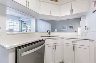 6907 Stonesthrow Cir N, Saint Petersburg, FL 33710 - Photo 11