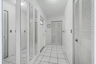 7951 58th Avenue N #112, Saint Petersburg, FL 33709 - Photo 15