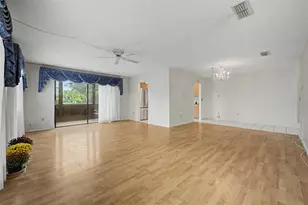 7951 58th Ave N, Saint Petersburg, FL 33709 - Photo 5