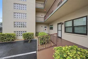 7951 58th Ave N, Saint Petersburg, FL 33709 - Photo 3