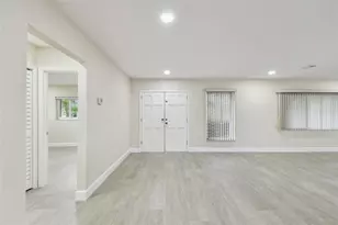 3938 Versailles Dr, Tampa, FL 33634 - Photo 11
