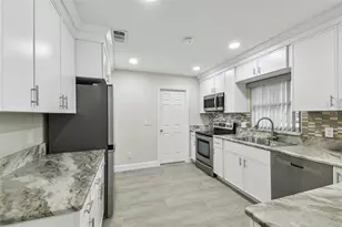 3938 Versailles Dr, Tampa, FL 33634 - Photo 21