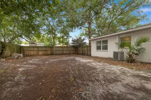 12113 N Edison Ave, Tampa, FL 33612 - Photo 5
