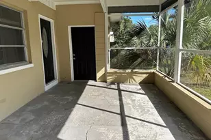 10722 53rd Ave N, Saint Petersburg, FL 33708 - Photo 3