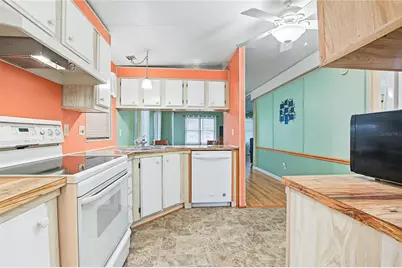 5716 Pawnee Street, Zephyrhills, FL 33542 - Photo 13