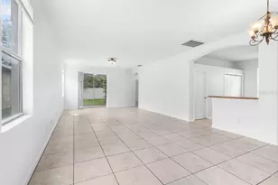 10313 Avelar Ridge Dr, Riverview, FL 33578 - Photo 5