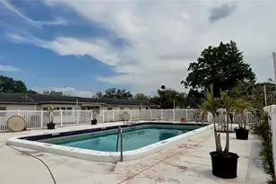 1020 85th Ave N, Saint Petersburg, FL 33702 - Photo 23