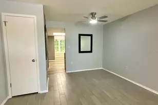1020 85th Ave N, Saint Petersburg, FL 33702 - Photo 5