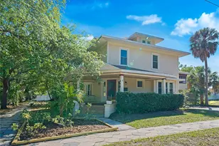 848 3rd St N, Saint Petersburg, FL 33701 - Photo 1