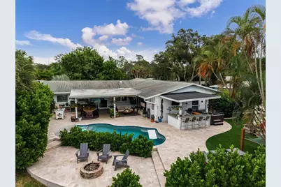 4785 Butterfly Place NE, Saint Petersburg, FL 33703 - Photo 3