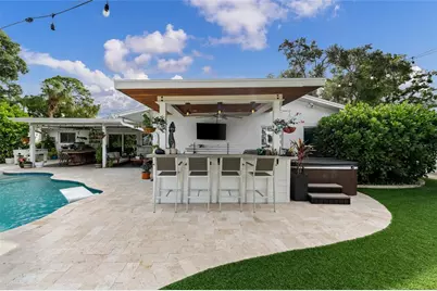 4785 Butterfly Place NE, Saint Petersburg, FL 33703 - Photo 7