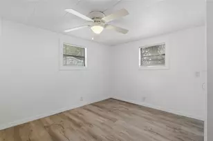 10004 Hamp Dr, Dade City, FL 33525 - Photo 9