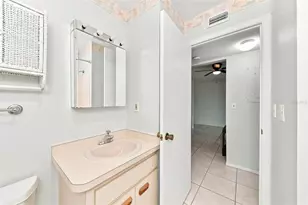 217 Airport Ave W, Venice, FL 34285 - Photo 9