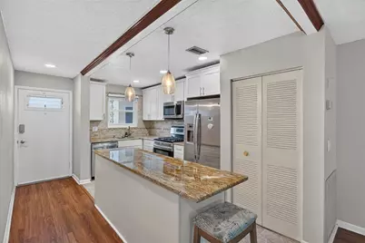 5750 80th Street N #D307, Saint Petersburg, FL 33709 - Photo 5
