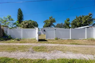 1714 55th St S, Gulfport, FL 33707 - Photo 33