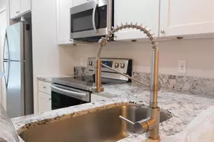 8660 Hunters Key Cir, Tampa, FL 33647 - Photo 9