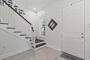 480 Gilman Pl N, Saint Petersburg, FL 33716 - Photo 3