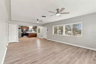 10719 Cherokee Dr, Saint Petersburg, FL 33708 - Photo 9