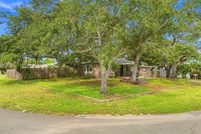 10719 Cherokee Drive, Saint Petersburg, FL 33708 - Photo 3