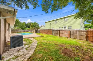 10719 Cherokee Dr, Saint Petersburg, FL 33708 - Photo 35